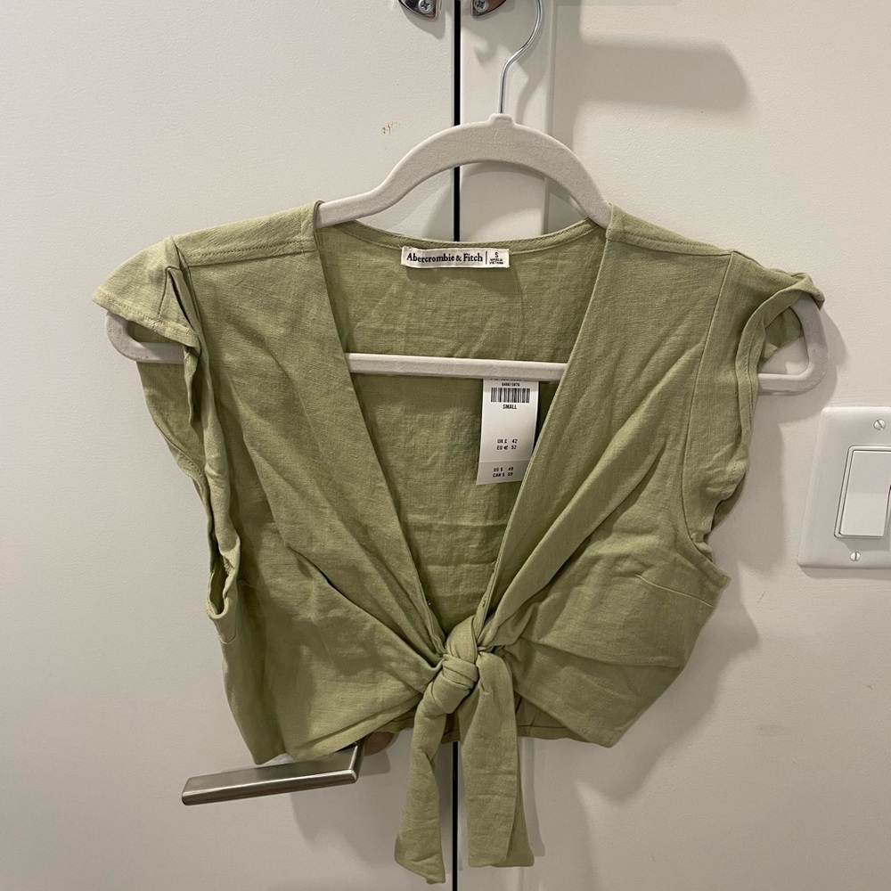 Green linen NWT Abercrombie top
